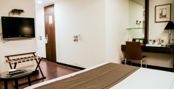 เซาเทิร์น พลาซา Hotel โกลกาตา ภายนอก รูปภาพ