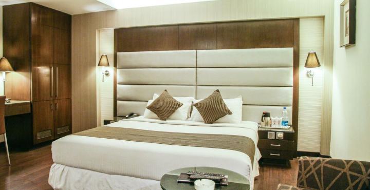 เซาเทิร์น พลาซา Hotel โกลกาตา ภายนอก รูปภาพ