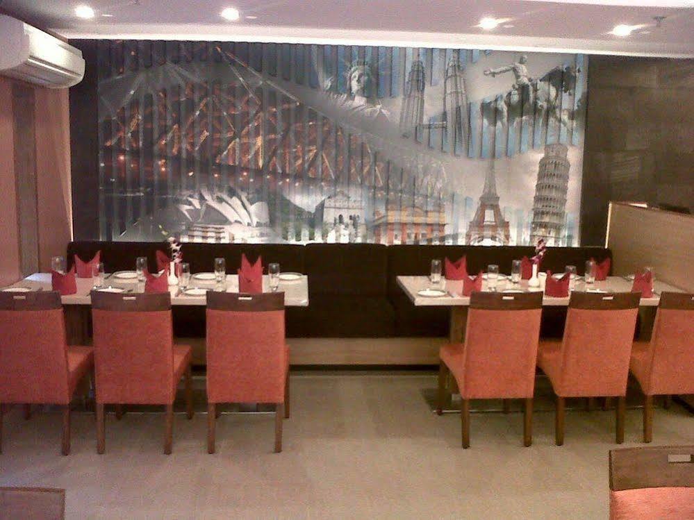 เซาเทิร์น พลาซา Hotel โกลกาตา ภายนอก รูปภาพ